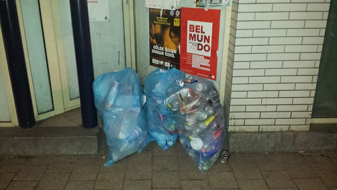 Gent Sleepstraat’da Yanlış Atılan Çöp Torbaları  Toplanmadı