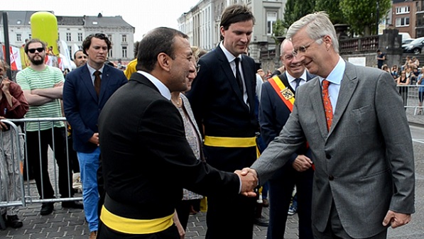 GENT ŞEHRİNE GELEN BELÇİKA KRALI FİLİP, EVSİZLER ( HOMELESS CUP )  FUTBOL TURNUVASININ AÇILIŞINI YAPTI ( GÖRÜNTÜLÜ )