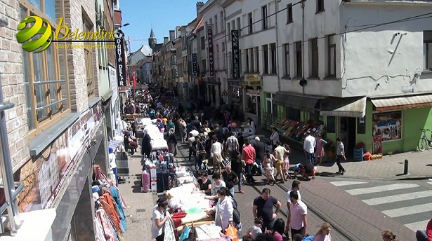 GENT SLEEPSTRAAT SOKAK BAYRAMINA ( BRADERİJ FEEST ) KATILIM ÇOK BÜYÜK OLDU ( GÖRÜNTÜLÜ )