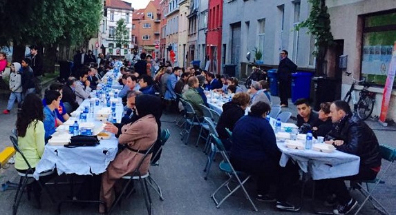 ÜÇ GÜNLÜK GENT SOKAK İFTARI SONA ERDİ. VATANDAŞLAR MEMNUN KALDI. (GÖRÜNTÜLÜ)