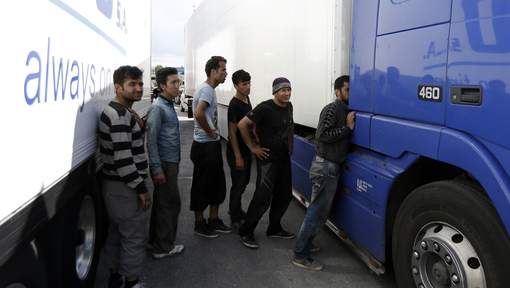 GENTBRUGGE’DE TIR İÇİNDE YAKALANAN 14 SURİYELİ,  BELÇİKA’DA MÜLTECİ OLARAK KALMAK İSTEMEDİ