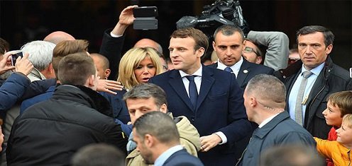 Fransa’nın yeni cumhurbaşkanı Macron oldu