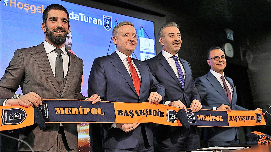 Arda Turan resmen Medipol Başakşehir’de