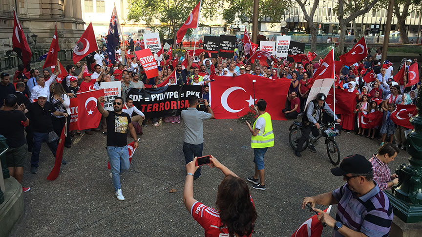 Avustralyalı Türklerden Mehmetçik’e destek