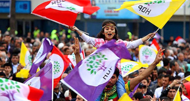 Almanya’dan Çok Tartışılacak Karar: Seçim Yasağına Rağmen HDP Mitingine İzin Verildi!