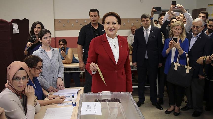 Akşener: Seçmenin hür iradesiyle yaptığı tercih tartışılmaz