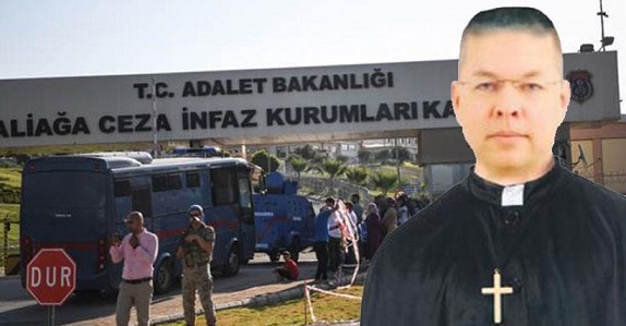 ABD’li Rahip Brunson Ev Hapsine Alındı