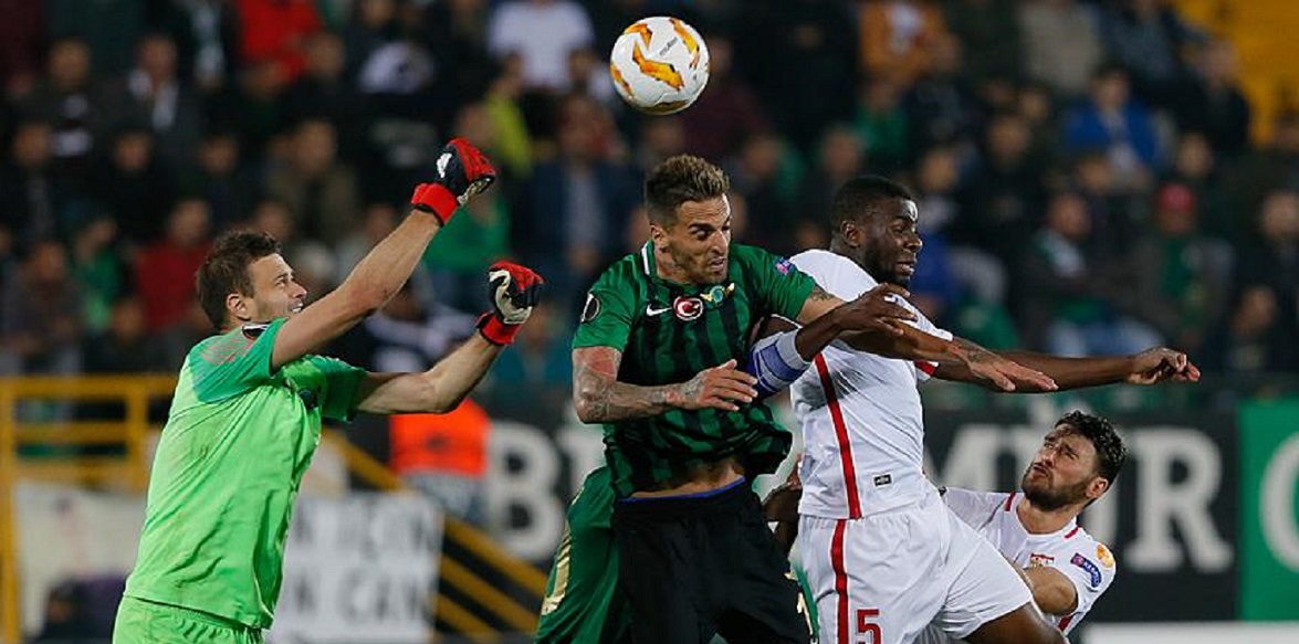 Akhisarspor gruptan çıkma şansını yitirdi