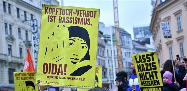 Avusturya’da ilkokul çocuklarına ‘başörtüsü yasağı’ ayrımcılığı