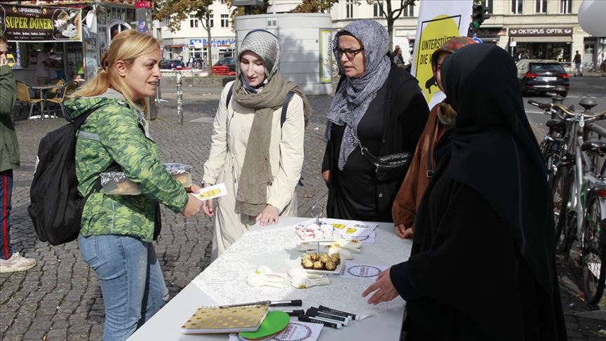 Avrupa’da 25 noktada Müslüman kadınlara yönelik ayrımcılığa karşı sokak aksiyonu