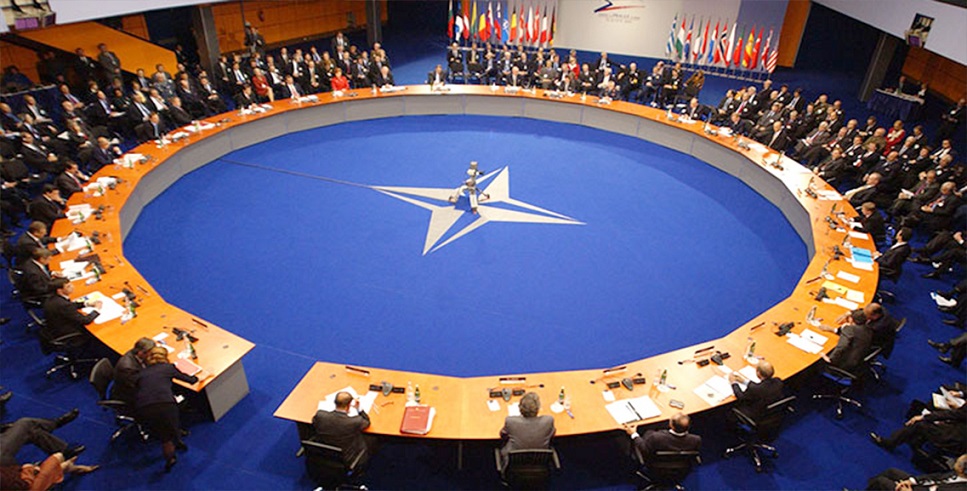 AB’de  ertelemeler belirsizlik ortamını derinleştirdi