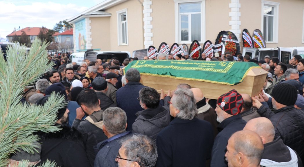 Trafik kazasında ölen 3 gurbetçinin cenazesi toprağa verildi