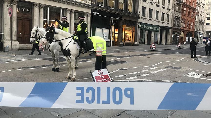 İngiltere’de terör suçundan tutuklanıp şartlı salıverilen kişi gözaltına alındı