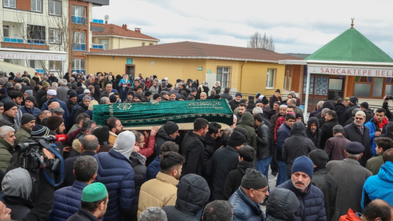 Polis kurşunuyla ölen Türk toprağa verildi