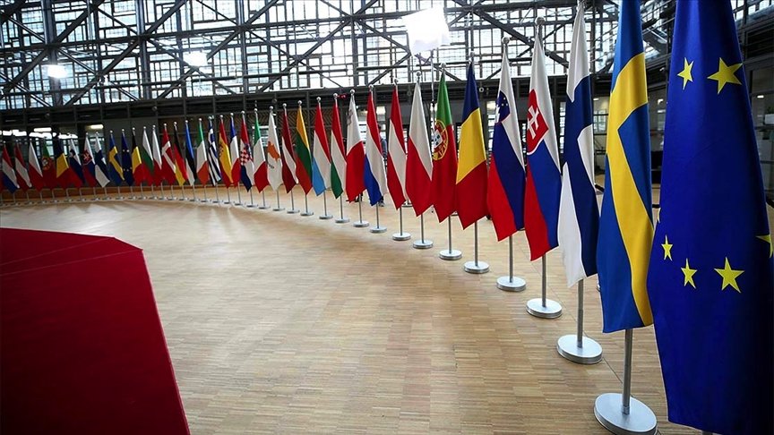 AB’nin uyarısına rağmen bazı ülkeler Schengen’i fiilen askıya aldı