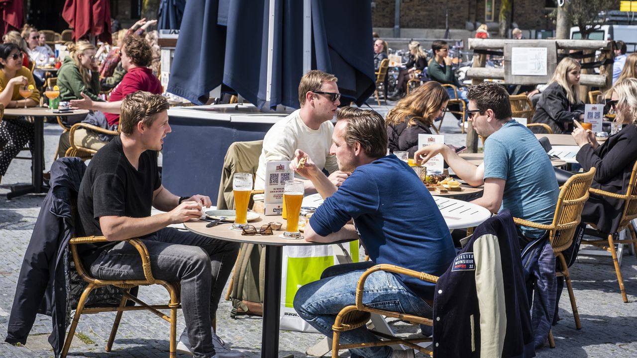 Hollanda’da 25 Eylül’den itibaren yeni korona tedbirleri başlıyor.