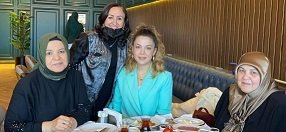 Belçika'dan Türkiye'ye giden Emirdağlı kadınlar yazarımız Av. Aslıcan Özgür İleli ile kahvaltıda buluştular.