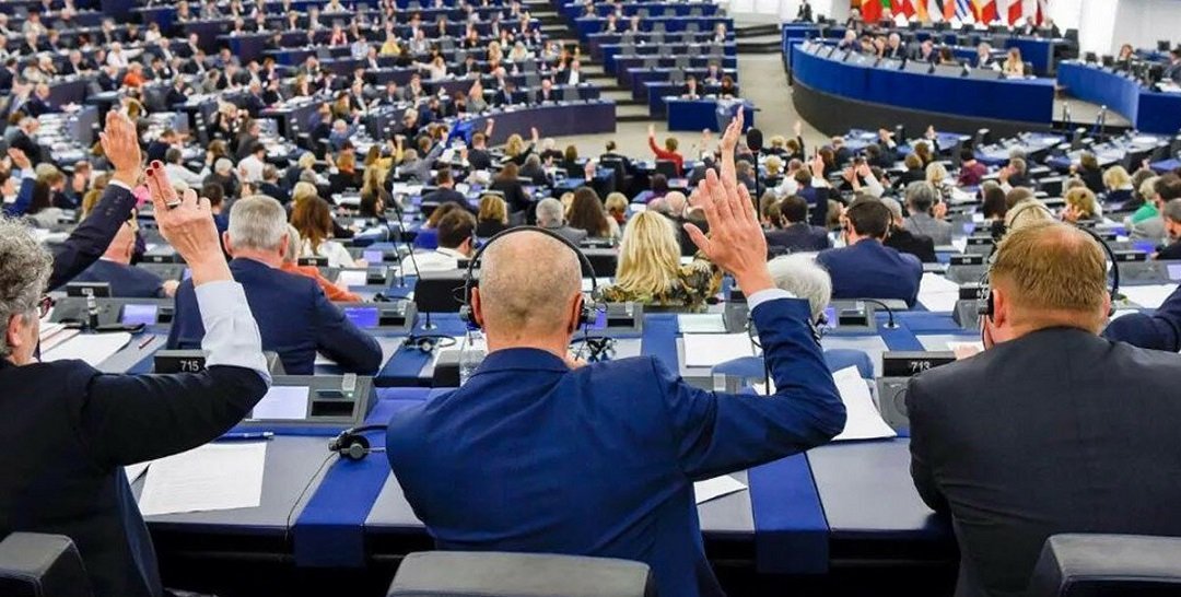 AB Ukrayna’dan sonra Gürcistan ve Moldova’nın da üyelik süreçlerini başlattı