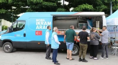 Türkiye Diyanet Vakfı yurda gelen gurbetçileri Kapıkule’de ikramlarla karşılıyor