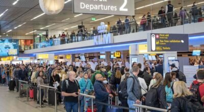 Amsterdam Schiphol Havalimanı’ndaki yoğunluğa çözüm bulunamıyor