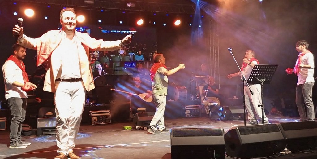 Emirdağ 15. Gurbetçi Festivalimiz Dolu Dizgin Devam Ediyor