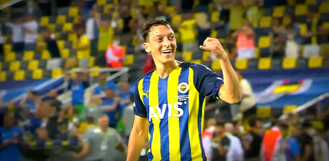 Mesut Özil Başakşehir’de