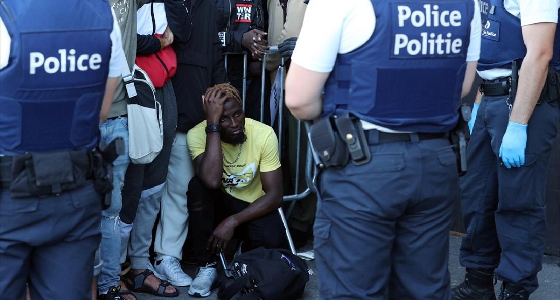 Belçika’da uluslararası koruma isteyen sığınmacılar sokaklarda kalıyor