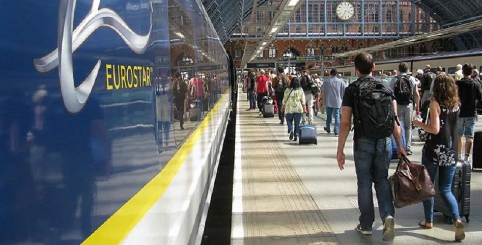 Fransa’da trenlerden eşya çalan çete yakalandı