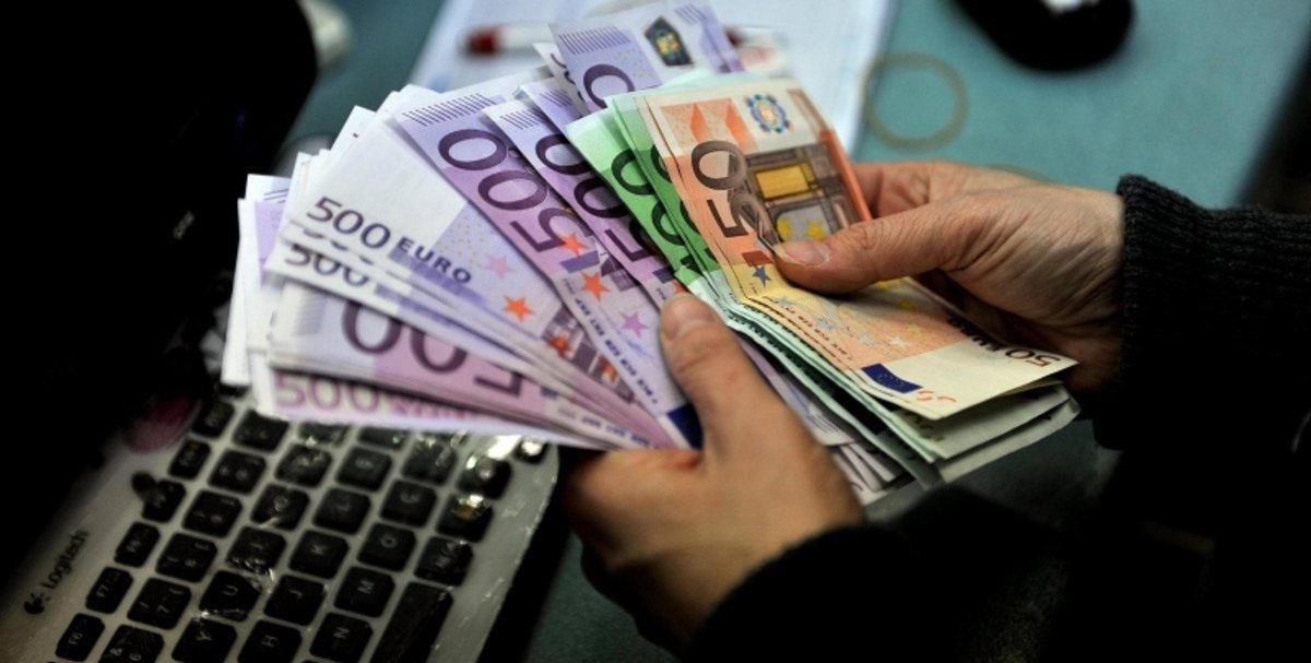 AB, nakit ödemeleri 10 bin avro ile sınırlandırmaya hazırlanıyor