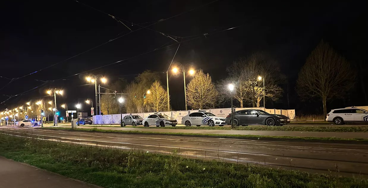 Belçika’nın başkenti Brüksel’de bir kişi aracının içinde vurularak öldürüldü