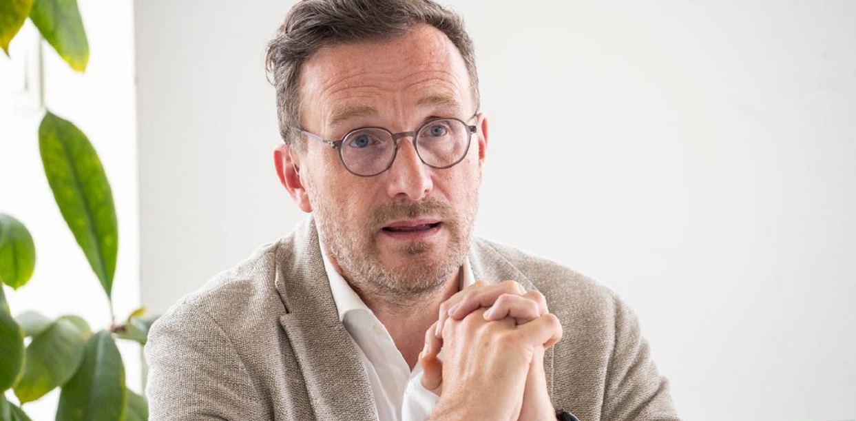 Belçika Devlet Bakanı, Tahran Belediye Başkanı’nı davet ettiği için eleştiriler sonrası istifa etti