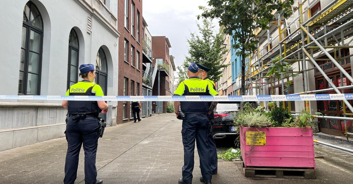 Belçika’nın Anvers şehrinde meydana gelen patlamada iki bina hasar gördü