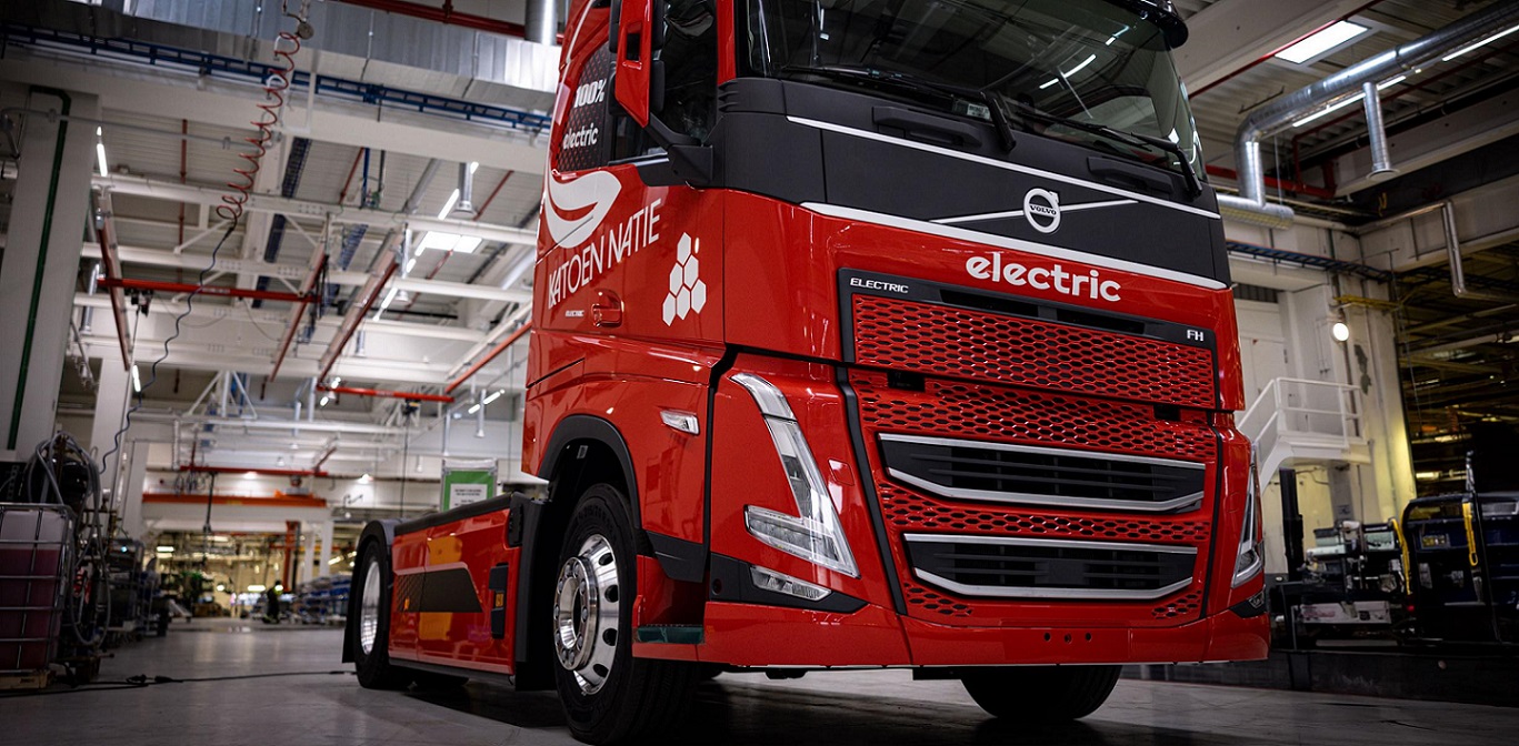 Belçika’nın Gent Volvo fabrikası ilk elektrikli kamyonunu tanıttı