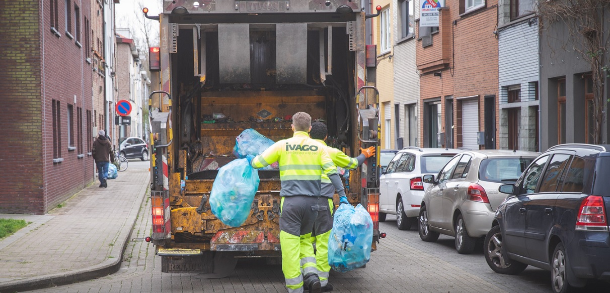 Belçika’nın Gent şehrinde Bulgaristan’da yapılan sahte çöp torbaları üç kat daha ucuz fiyata satılıyor