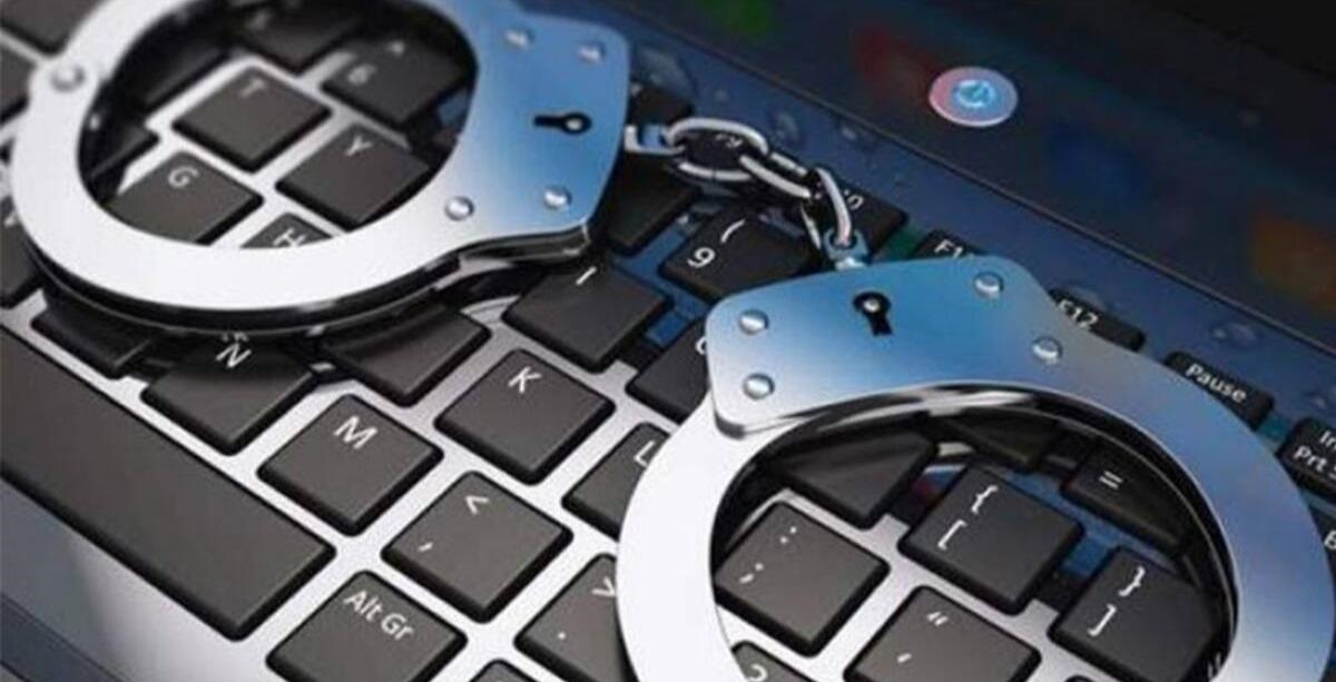 İki Türk genci için terörü övdükleri gerekçesiyle haklarında soruşturma başlatıldı