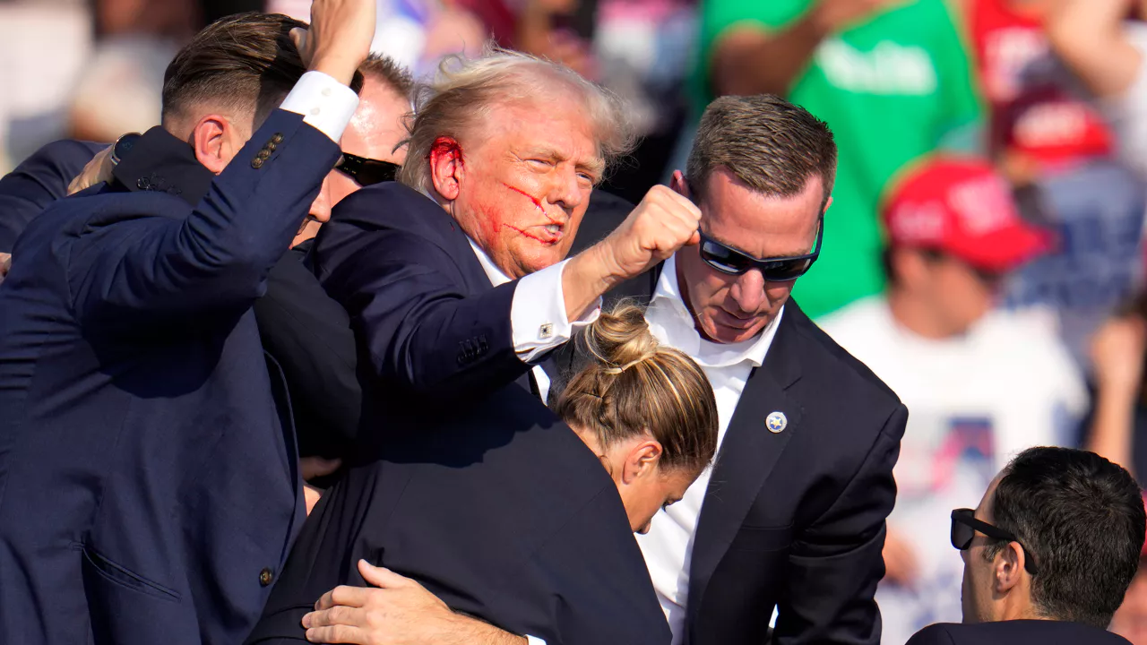 Eski ABD Başkanı Donald Trump’a miting sırasında suikast girişimi