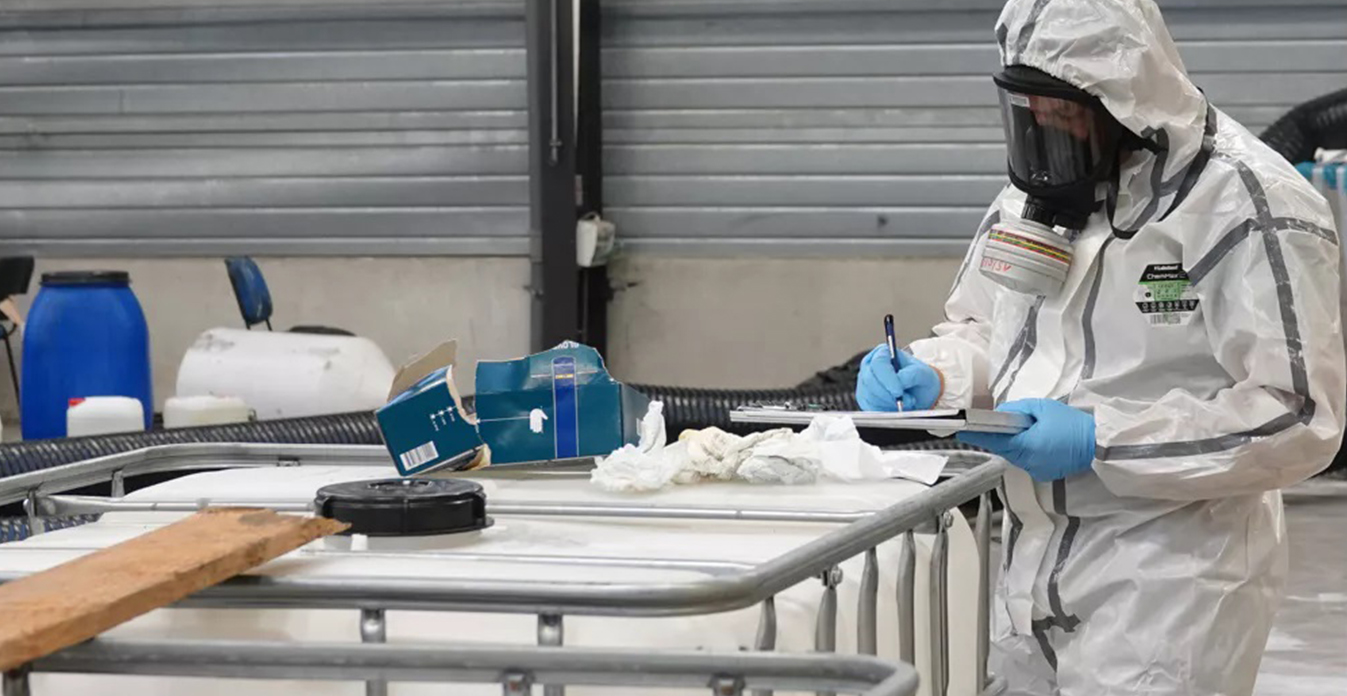 Belçika federal polisinden uyuşturucu laboratuvarına ve kaçak sigara fabrikasına baskın