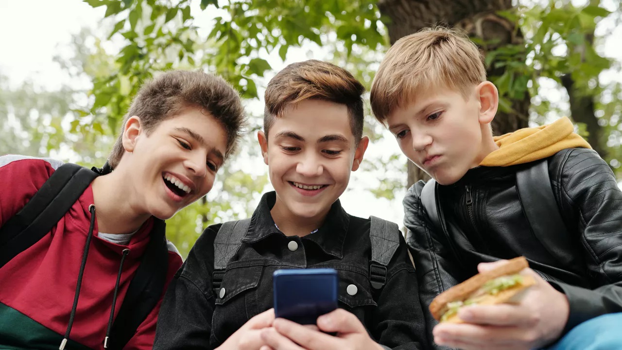 Belçika’da gençlere yönelik alkol reklamlarına daha katı kurallar geliyor