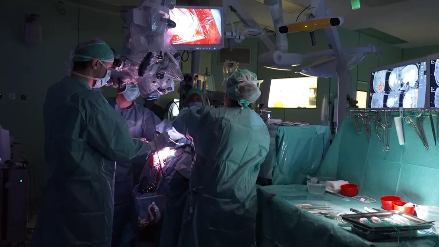 Belçika’da bir ilk: Hastayı uyandırmadan beyin tümörünü çıkarmayı başardılar