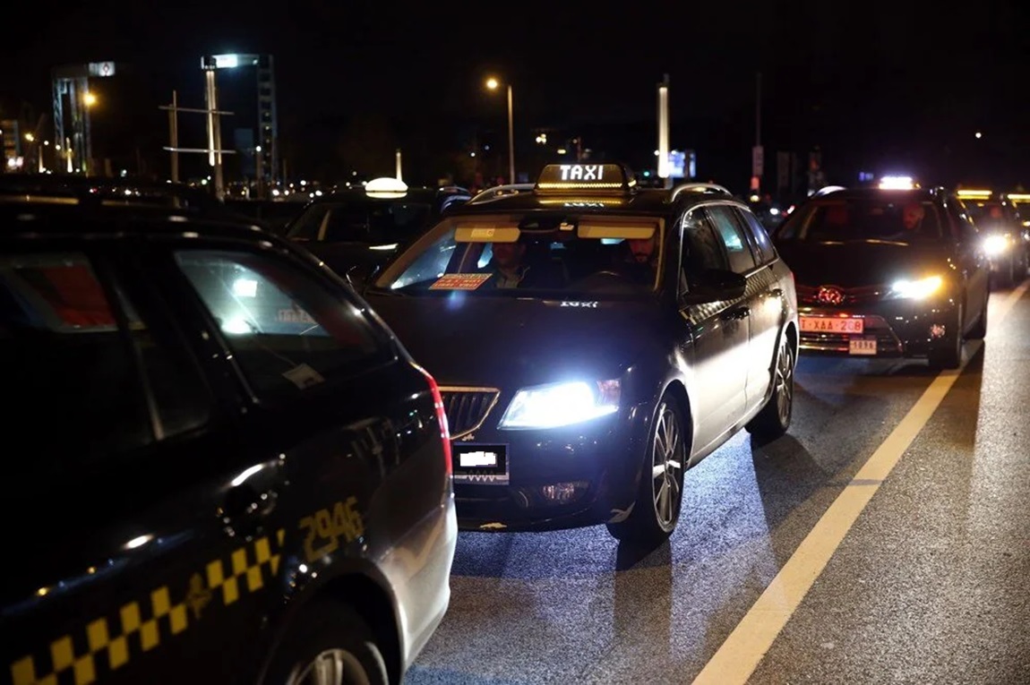 Brüksel Parlamentosu,taksilerde emisyonsuz araç zorunluluğunu 2027’ye erteledi