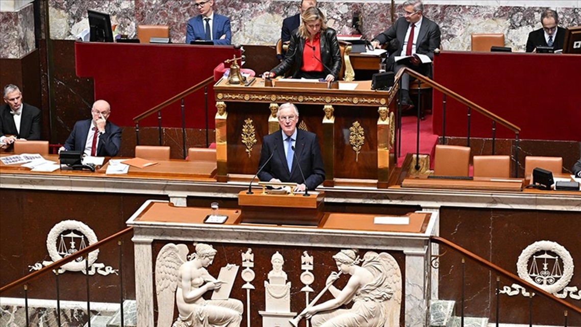 Fransa’da 1962’den bu yana ilk kez bir gensoruyla hükümet düştü