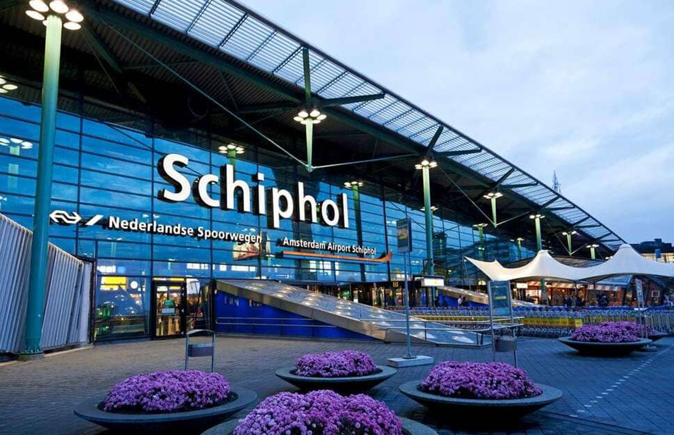 Hollanda Schiphol Havalimanı’nda gaz sızıntısı nedeniyle F terminali tahliye edildi