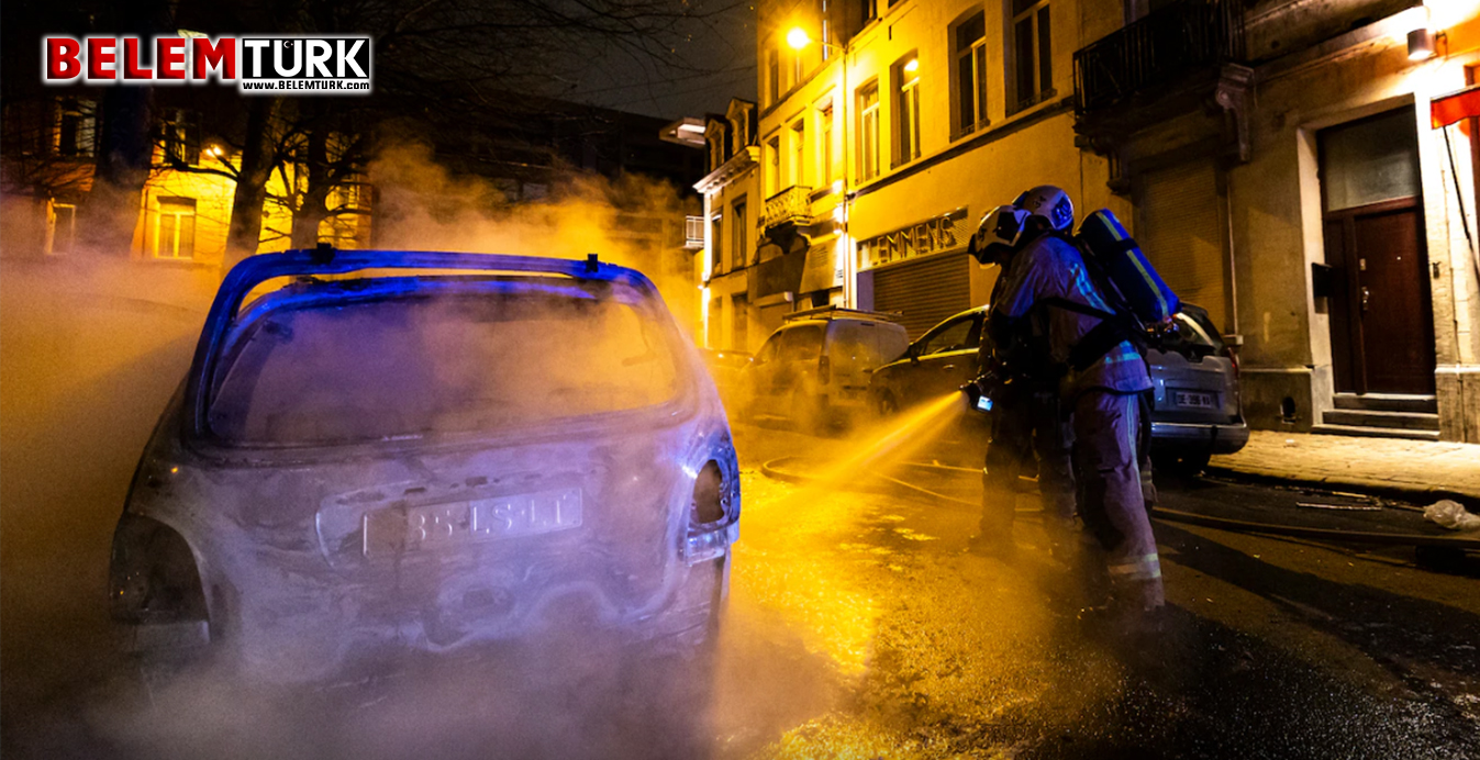 Brüksel’de yılbaşı gecesi 60’tan fazla araç ateşe verildi