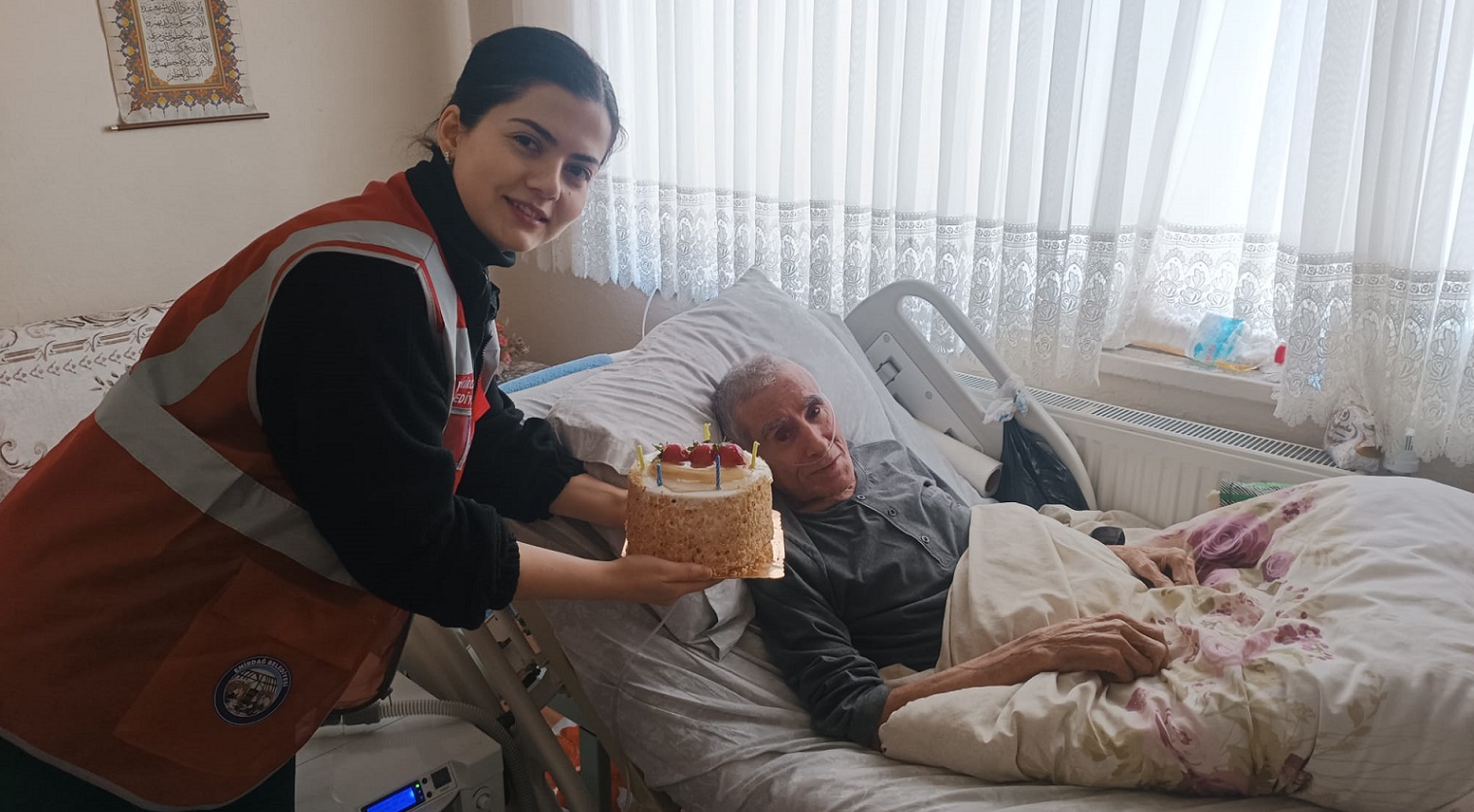 Emirdağ’da gönülleri ısıtan doğum günü sürprizi