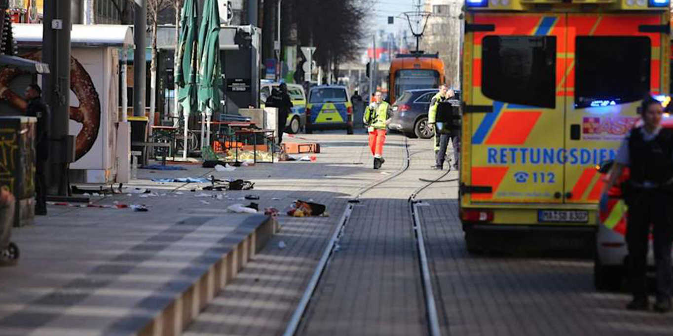 Almanya’nın Mannheim kentinde bir araç kalabalığa daldı