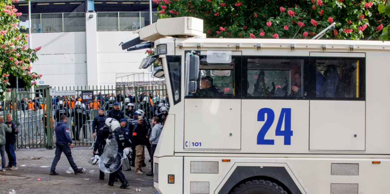 Brüksel’de Brugge ile Anderlecht taraftarları arasında çıkan kavgada 63 kişiyi gözaltına alındı