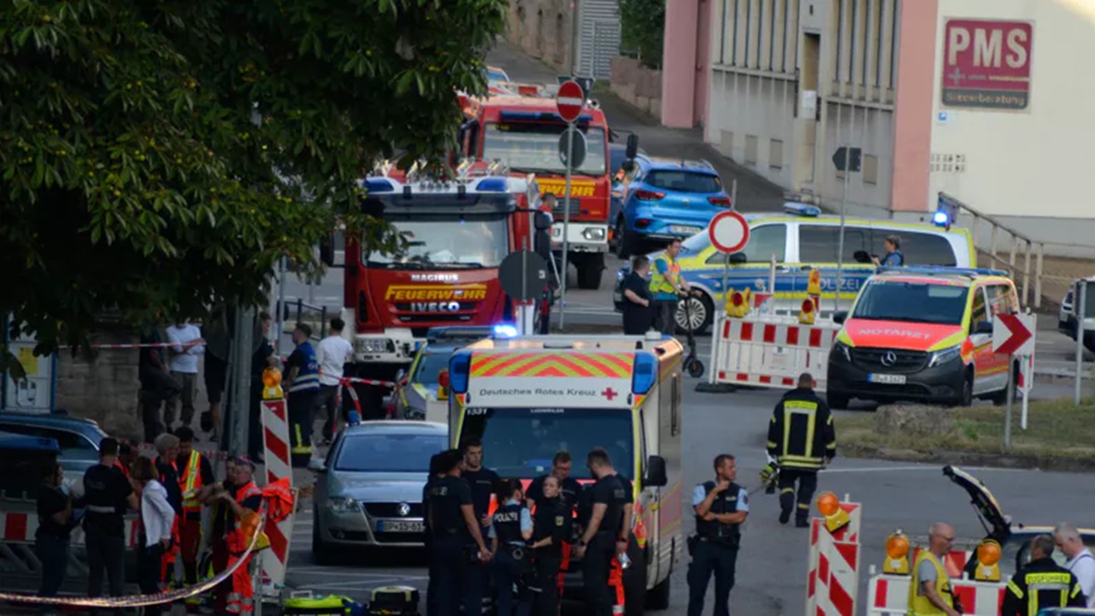 Almanya’da akaryakıt istasyonu soygununda bir polis memuru vurularak öldürüldü