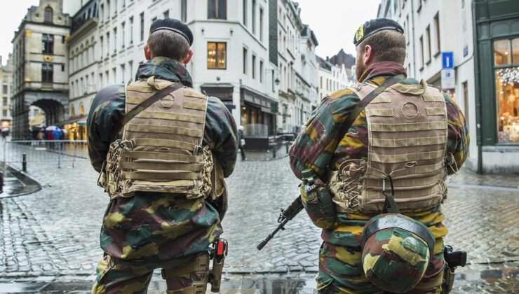 Belçikalılar askerlerin sokaklarda devriye gezmesini destekliyor