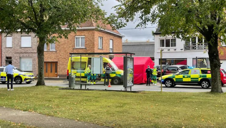 Belçika’da sokakta bıçaklanan bir kişi hayatını kaybetti. Kaçan saldırgan aranıyor