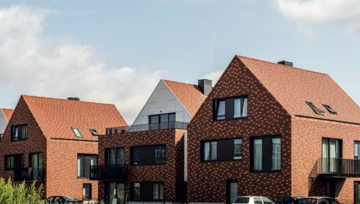 Flaman hükümeti yeterli sosyal konut inşa etmeyen yerel yönetimlere yaptırım uygulayacak